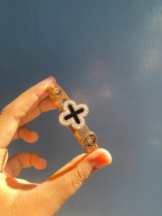 Clover bracelet