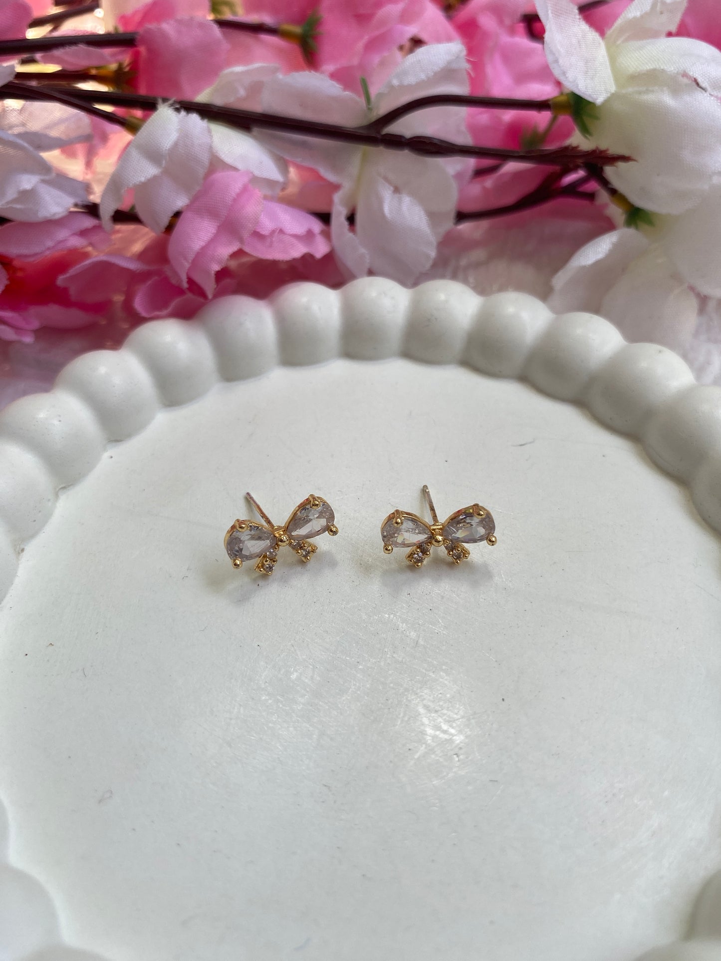 AD stone bow stud