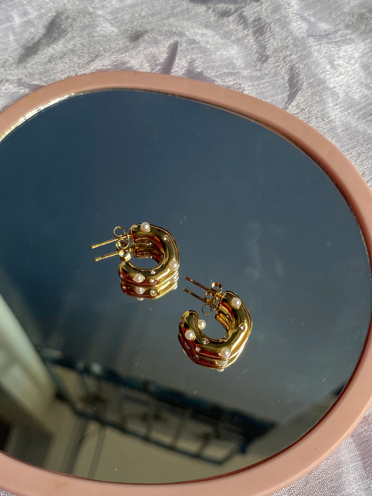 Pearl hoop