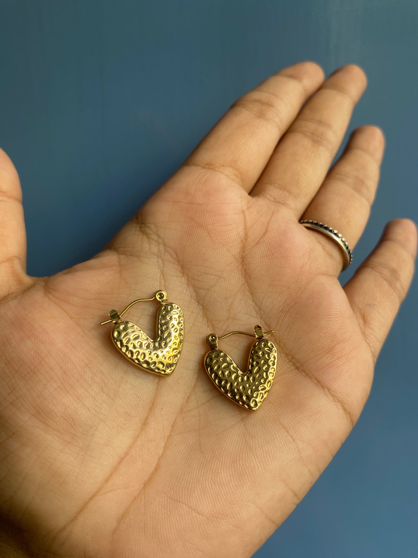 Textured heart hoop