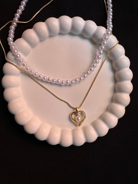 Double layer pearl with heart pendant chain